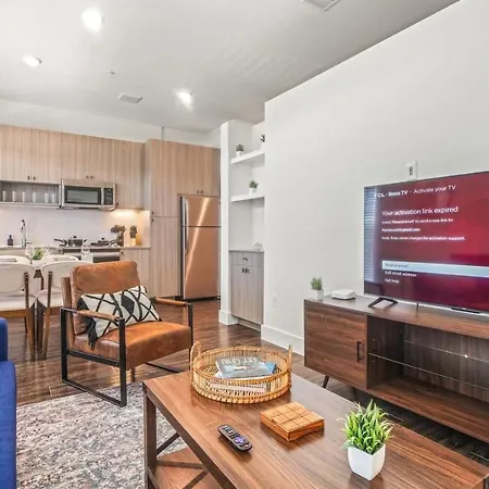Luxurious New Unit Studio 1Ba Pool, Golf Sim